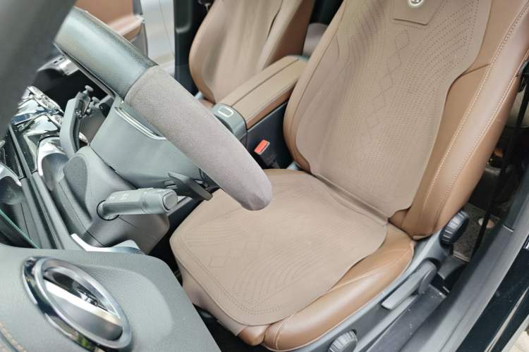 Used Mercedes-Benz GLB 2022 GLB 220 Dynamic Edition Left Front Seat