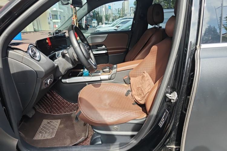 Used Mercedes-Benz GLB 2022 Updated GLB 200 Fashion Edition Left Front Seat