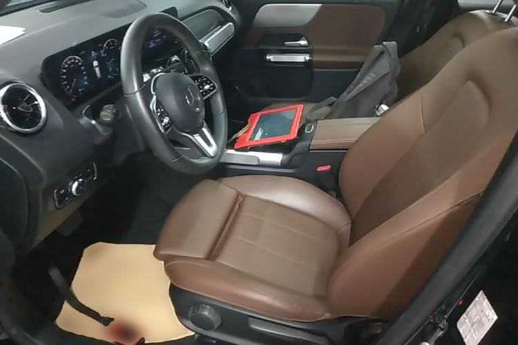 Used Mercedes-Benz GLB 2022 Second Facelift GLB 200 Fashion Edition Left Front Seat
