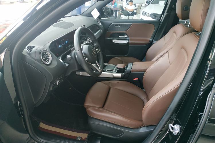 Used Mercedes-Benz GLB 2022 GLB 220 Fashion Model Left Front Seat