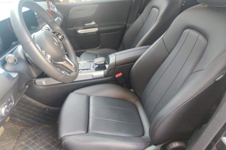 Used Mercedes-Benz GLB 2022 GLB 220 Fashion Model Left Front Seat