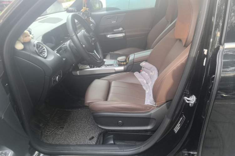 Used Mercedes-Benz GLB 2022 Updated GLB 200 Fashion Edition Left Front Seat