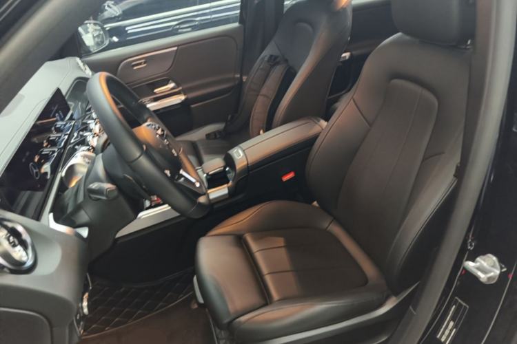 Used Mercedes-Benz GLB 2022 Updated GLB 200 Fashion Edition Left Front Seat