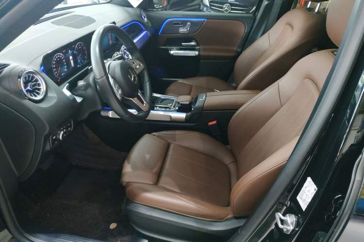 Used Mercedes-Benz GLB 2022 GLB 220 Fashion Model Left Front Seat