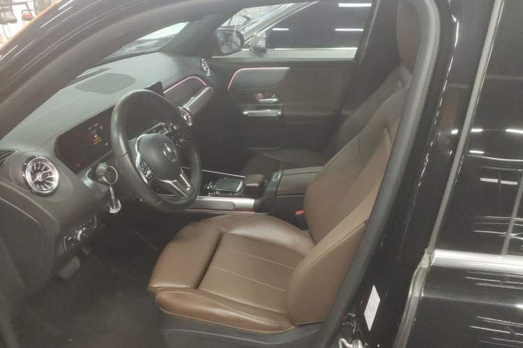 Used Mercedes-Benz GLB 2022 Second Facelift GLB 200 Dynamic Edition Left Front Seat
