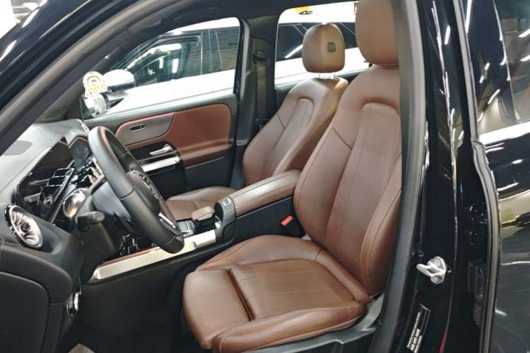 Used Mercedes-Benz GLB 2022 GLB 220 Fashion Model Left Front Seat