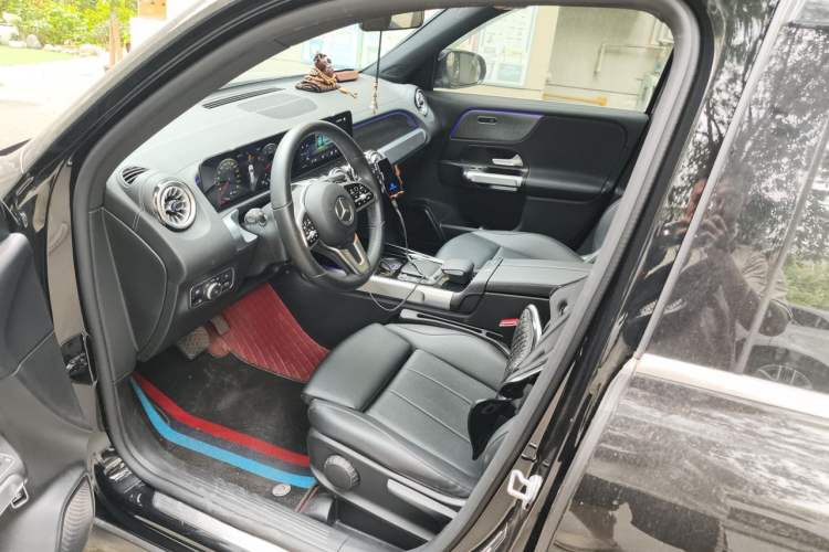 Used Mercedes-Benz GLB 2022 GLB 220 Fashion Model Left Front Seat