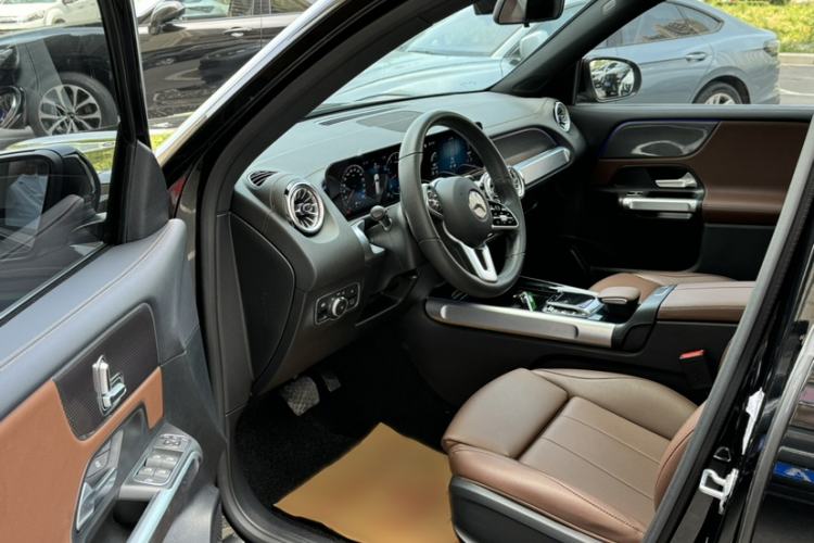 Used Mercedes-Benz GLB 2022 GLB 200 Dynamic Edition Left Front Seat