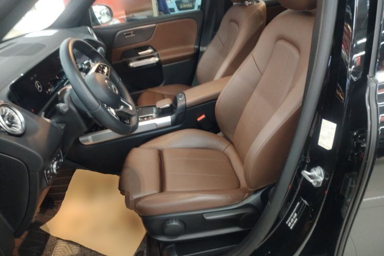 Used Mercedes-Benz GLB 2022 GLB 220 Fashion Model Left Front Seat