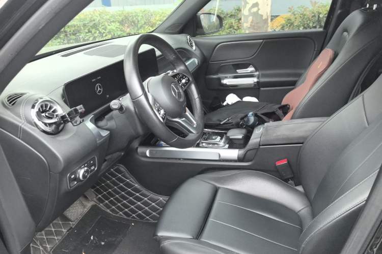 Used Mercedes-Benz GLB 2022 GLB 200 Dynamic Edition Left Front Seat