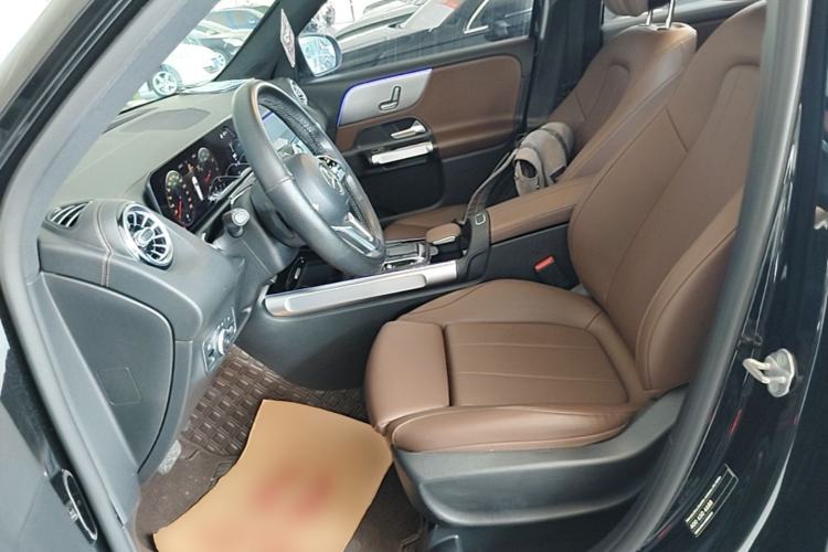 Used Mercedes-Benz GLB 2022 Second Facelift GLB 200 Dynamic Edition Left Front Seat