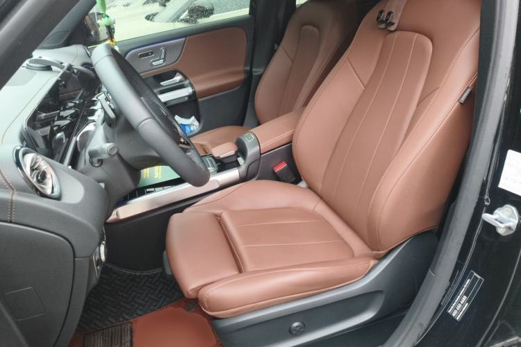 Used Mercedes-Benz GLB 2022 GLB 220 Fashion Model Left Front Seat