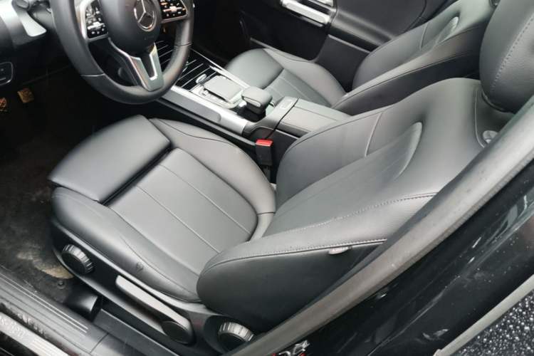 Used Mercedes-Benz GLB 2022 Second Facelift GLB 200 Fashion Edition Left Front Seat