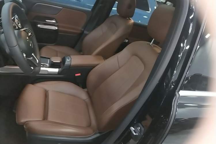 Used Mercedes-Benz GLB 2022 GLB 220 Dynamic Edition Left Front Seat