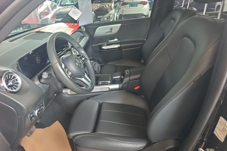 Used Mercedes-Benz GLB 2022 Second Facelift GLB 200 Dynamic Edition Left Front Seat