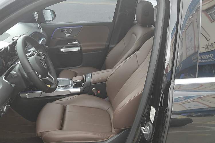 Used Mercedes-Benz GLB 2022 GLB 220 Fashion Model Left Front Seat