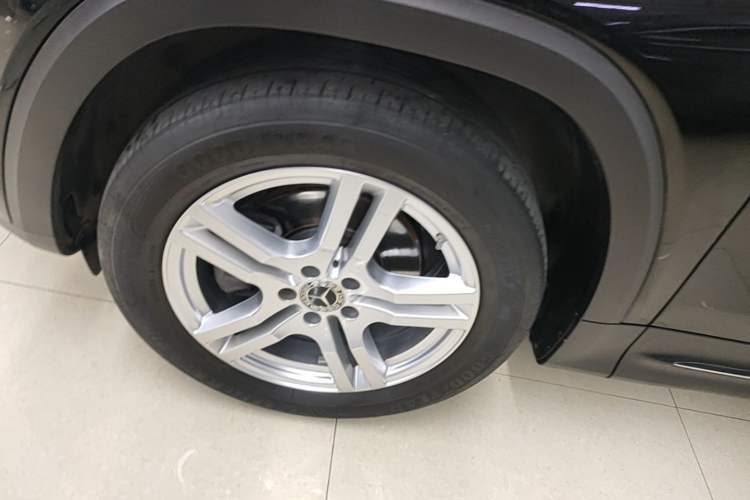 Used Mercedes-Benz GLB 2022 GLB 200 Dynamic Edition Left Front Wheel Hub