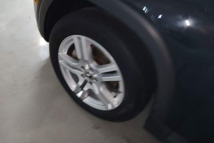 Used Mercedes-Benz GLB 2022 Refresh GLB 200 Dynamic Edition Left Front Wheel Hub