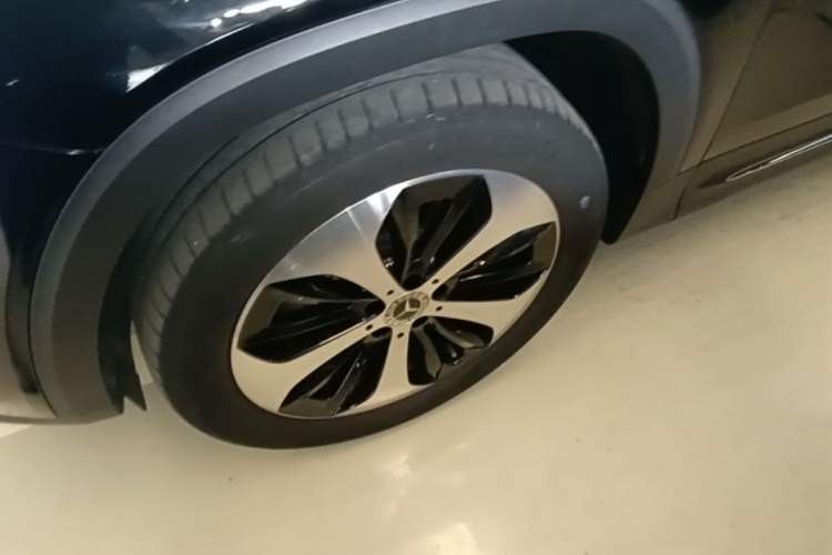 Used Mercedes-Benz GLB 2022 Updated GLB 200 Fashion Edition Left Front Wheel Hub