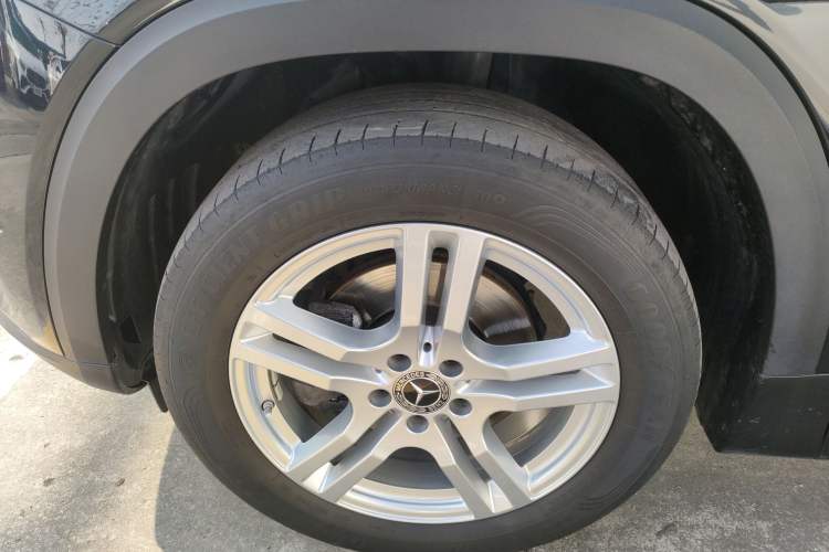 Used Mercedes-Benz GLB 2022 Refresh GLB 200 Dynamic Edition Left Front Wheel Hub
