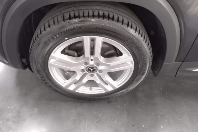 Used Mercedes-Benz GLB 2022 Second Facelift GLB 200 Dynamic Edition Left Front Wheel Hub