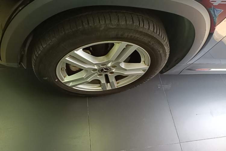 Used Mercedes-Benz GLB 2022 Refresh GLB 200 Dynamic Edition Left Front Wheel Hub