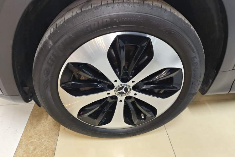 Used Mercedes-Benz GLB 2022 GLB 220 Fashion Model Left Front Wheel Hub