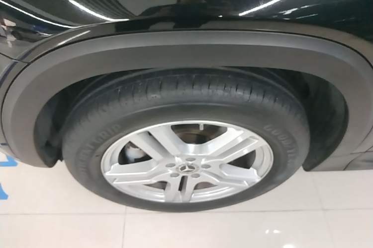 Used Mercedes-Benz GLB 2022 Second Facelift GLB 200 Fashion Edition Left Front Wheel Hub