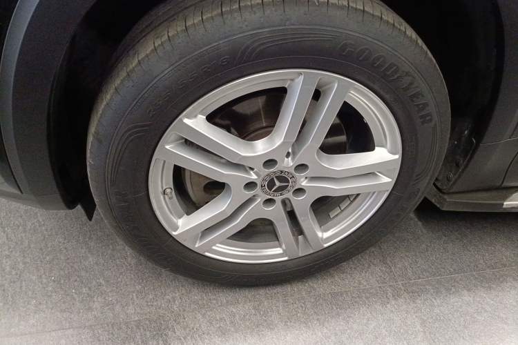 Used Mercedes-Benz GLB 2022 GLB 220 Dynamic Edition Left Front Wheel Hub