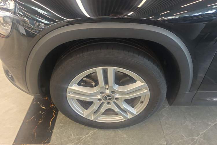 Used Mercedes-Benz GLB 2022 GLB 220 Dynamic Edition Left Front Wheel Hub