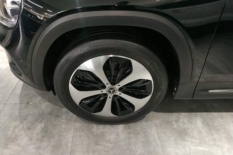 Used Mercedes-Benz GLB 2022 GLB 220 Fashion Model Left Front Wheel Hub