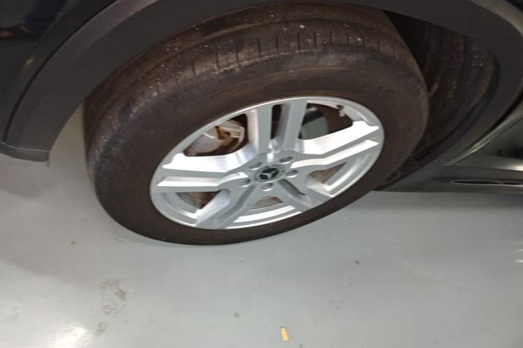 Used Mercedes-Benz GLB 2022 Second Facelift GLB 200 Dynamic Edition Left Front Wheel Hub