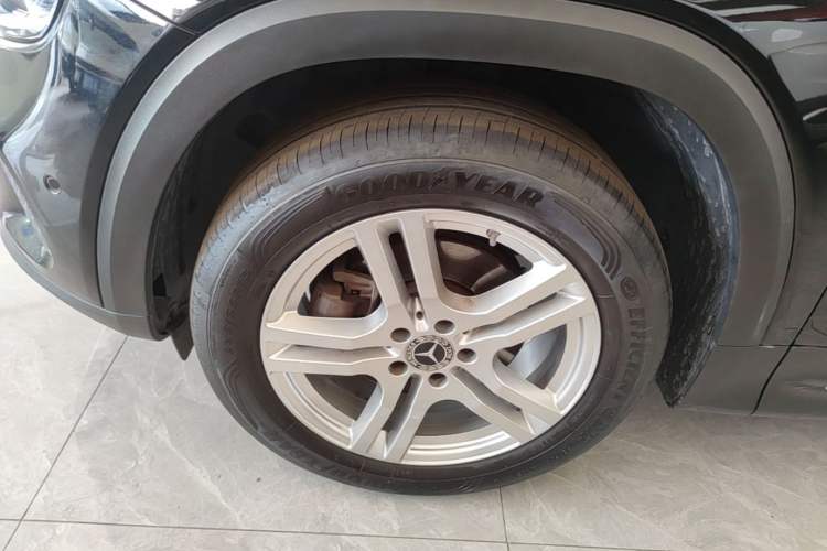 Used Mercedes-Benz GLB 2022 GLB 200 Dynamic Edition Left Front Wheel Hub
