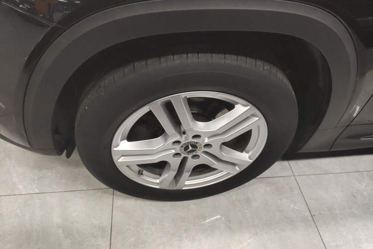 Used Mercedes-Benz GLB 2022 Second Facelift GLB 200 Dynamic Edition Left Front Wheel Hub