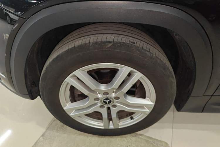 Used Mercedes-Benz GLB 2022 Refresh GLB 200 Dynamic Edition Left Front Wheel Hub