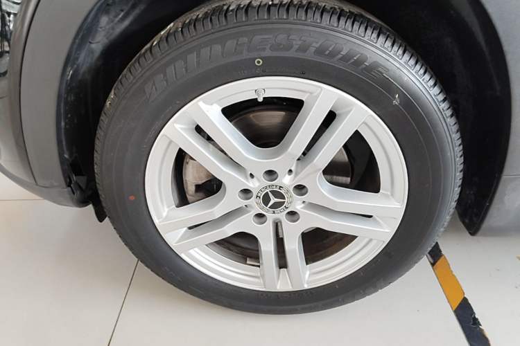 Used Mercedes-Benz GLB 2022 Second Facelift GLB 200 Dynamic Edition Left Front Wheel Hub