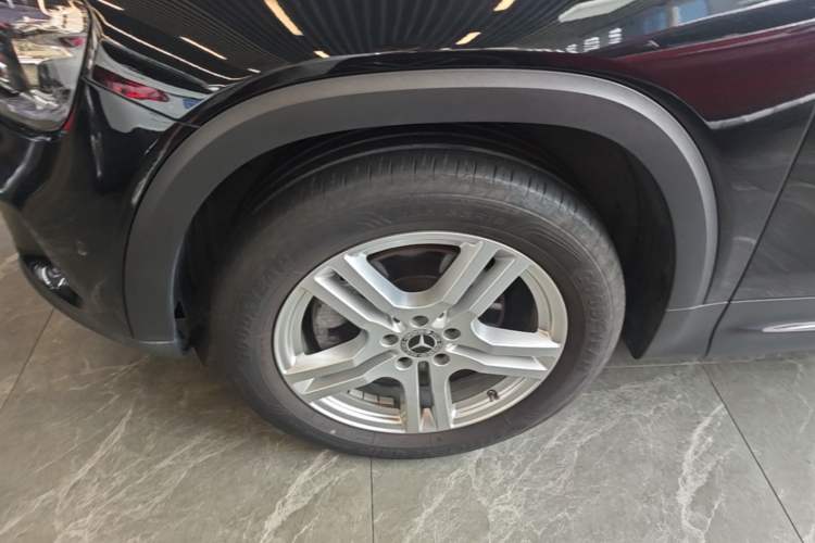 Used Mercedes-Benz GLB 2022 GLB 200 Dynamic Edition Left Front Wheel Hub