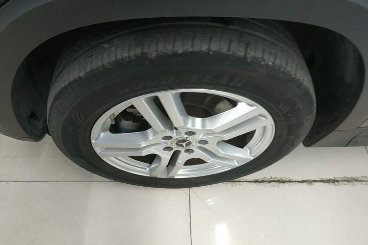 Used Mercedes-Benz GLB 2022 Second Facelift GLB 200 Fashion Edition Left Front Wheel Hub