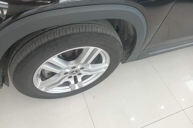 Used Mercedes-Benz GLB 2022 Second Facelift GLB 200 Dynamic Edition Left Front Wheel Hub