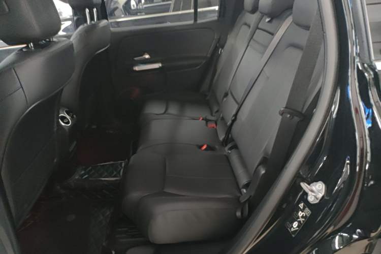 Used Mercedes-Benz GLB 2022 GLB 200 Dynamic Edition Left Rear Seat