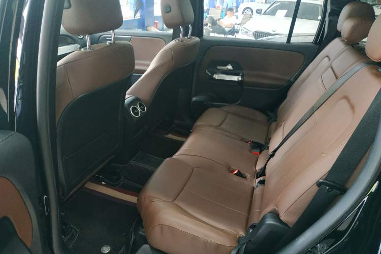 Used Mercedes-Benz GLB 2022 GLB 220 Fashion Model Left Rear Seat