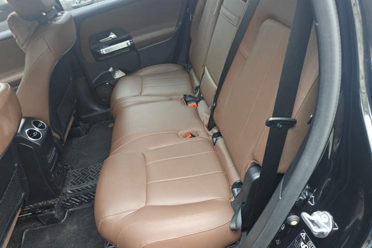 Used Mercedes-Benz GLB 2022 Updated GLB 200 Fashion Edition Left Rear Seat