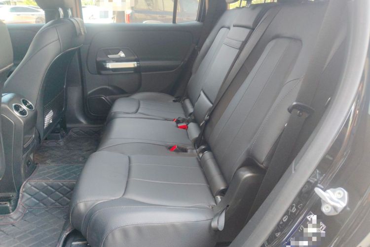 Used Mercedes-Benz GLB 2022 GLB 220 Fashion Model Left Rear Seat