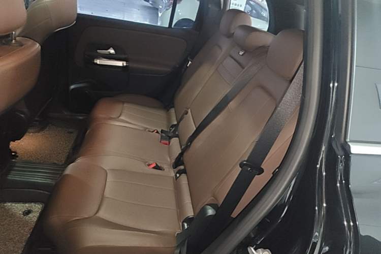 Used Mercedes-Benz GLB 2022 Refresh GLB 200 Dynamic Edition Left Rear Seat