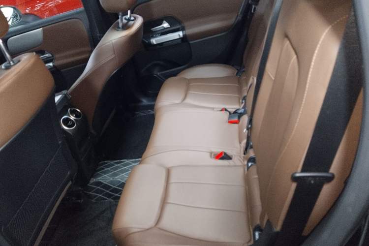 Used Mercedes-Benz GLB 2022 Second Facelift GLB 200 Dynamic Edition Left Rear Seat