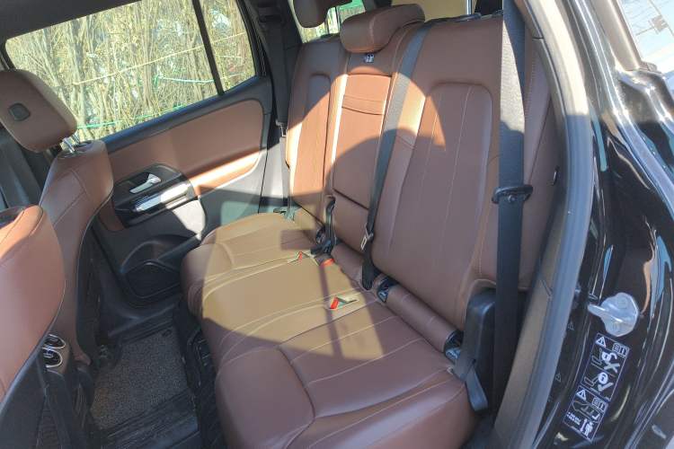 Used Mercedes-Benz GLB 2022 Updated GLB 200 Fashion Edition Left Rear Seat