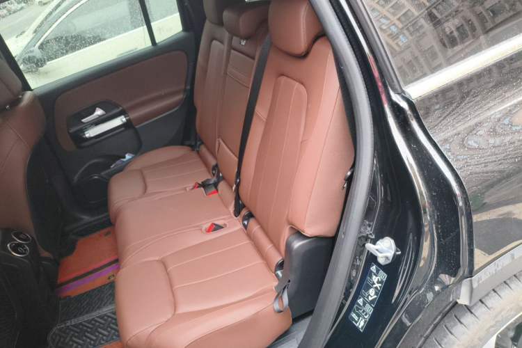 Used Mercedes-Benz GLB 2022 GLB 220 Fashion Model Left Rear Seat