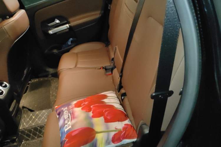Used Mercedes-Benz GLB 2022 GLB 220 Dynamic Edition Left Rear Seat