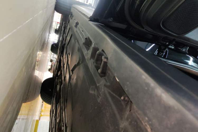 Used Mercedes-Benz GLB 2022 GLB 220 Fashion Model Left Side Sill