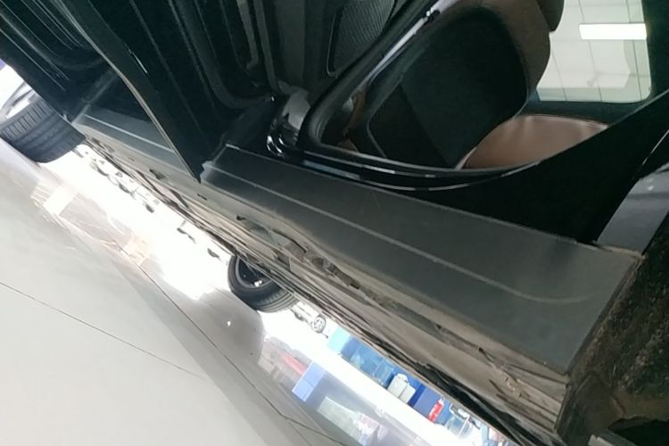 Used Mercedes-Benz GLB 2022 GLB 220 Fashion Model Left Side Sill
